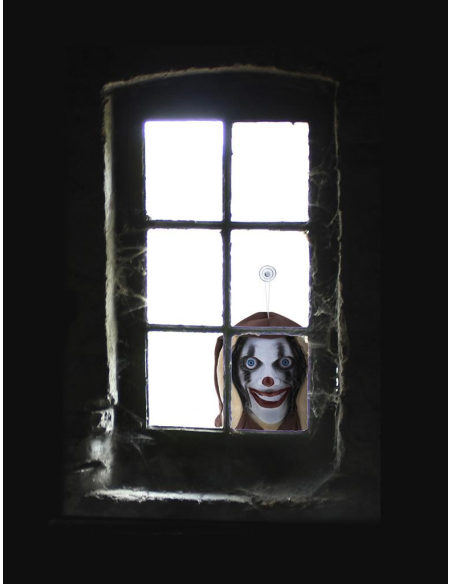 Décoration de fenêtre - Clown terrifiant (dimensions : 25 x 10 x 47 cm)