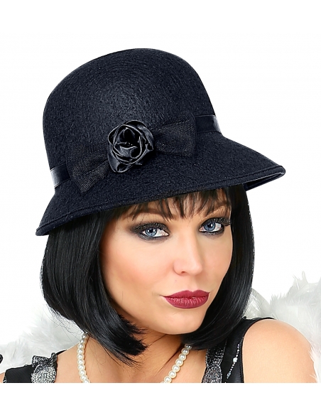 Chapeau cloche années 20 noir, femme avec nœud et fleur