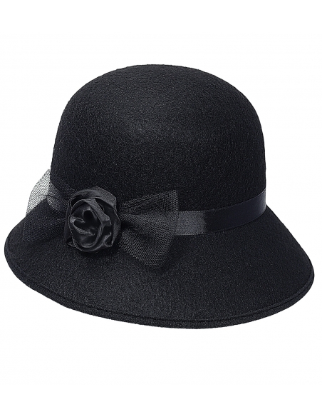 Chapeau cloche années 20 noir, femme avec nœud et fleur