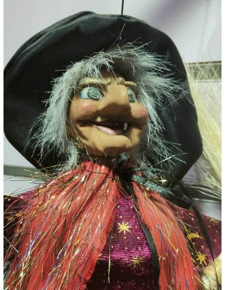 Sorcière sur une Balançoire - Décoration Animée pour Halloween