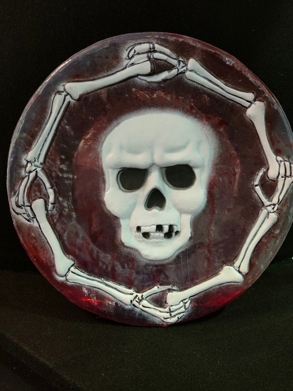 Décoration de Table pour Halloween - Assiette Effrayante avec Crane dans une Marre de Sang