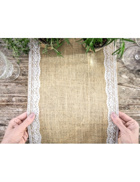 Chemin de Table en Jute avec Dentelle : Décoration Rustique Chic