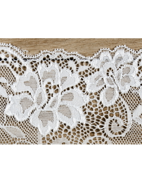 Décoration de Table Chic avec du Chemin de Table en Dentelle 0.18 x 9m