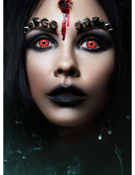 Lentilles de contact vampire rouges avec veines sanguines