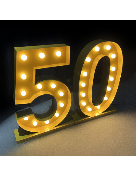 Chiffres Lumineux "50 ans" en Métal – Décoration Événementielle Dorée