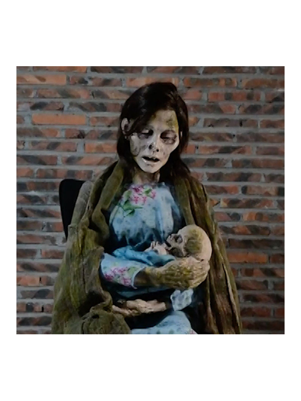 Rocking Moldy Mommy : L'Automate d'Halloween Animée Qui Va Glacer Votre Sang