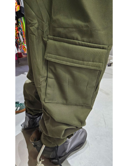 Tenue de Survie Robuste avec Bottes – Ensemble Haut de Gamme pour Survivants, Soldats ou Tueur Post-Apocalyptique