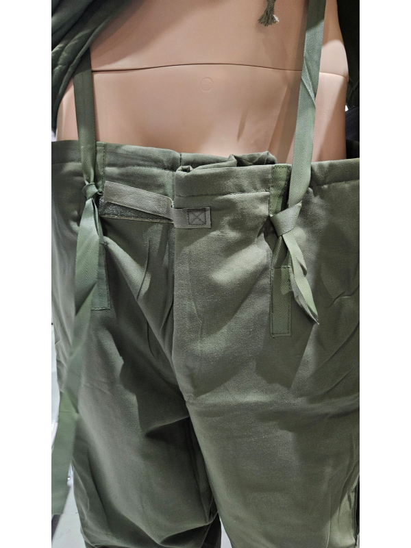 Tenue de Survie Robuste avec Bottes – Ensemble Haut de Gamme pour Survivants, Soldats ou Tueur Post-Apocalyptique