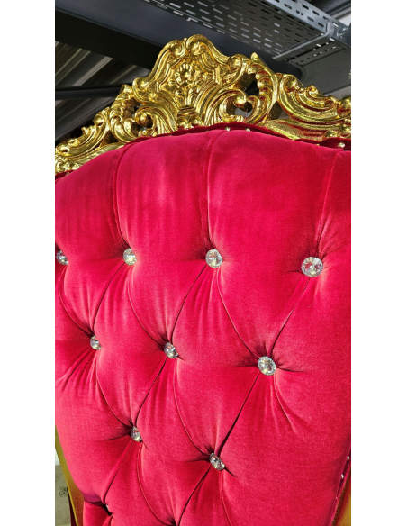 Fauteuil de Père Noël en bois doré et velours rouge – 1,80 m