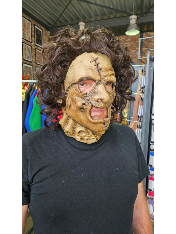 Masque Leatherface avec Cheveux – Le Tueur au Masque de Peau