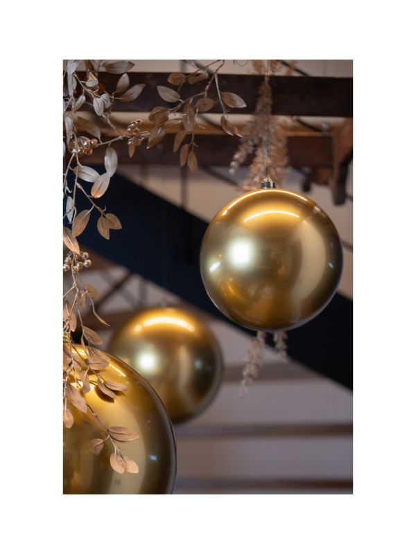 Boule de Noël XXL or satiné 30 cm – L’atout chic pour vos décors pro