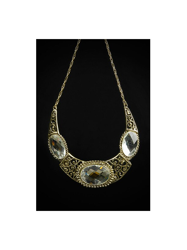 Collier fantaisie or antique avec pierres blanches – Bijou de Reine glamour