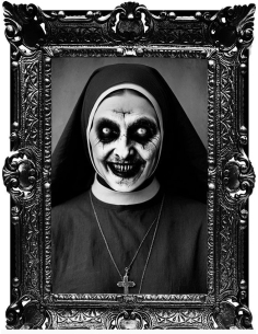 Autocollant Cadre La Nonne – Décoration Murale Halloween