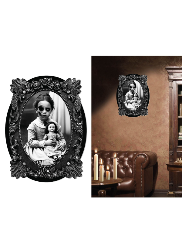 Cadre mural Halloween – Fillette Hantée style victorien – 30 × 23 cm