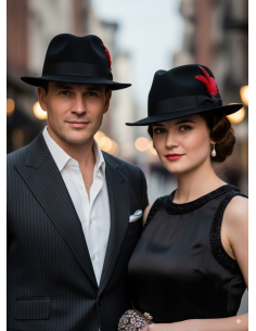 Chapeau Fedora Luxe Noir avec Plume Rouge – 3 Tailles au Choix