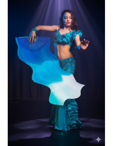 Éventail à Voile Bleu Dégradé – Accessoire de Danse et de Spectacle Professionnel
