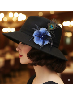 Broche fleur bleue avec plume de paon – Accessoire élégant pour chapeau & tenue