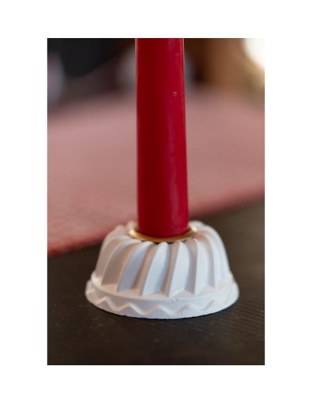 PORTE-BOUGIE chandelle en résine – forme moule à gâteau, blanc (Ø6,8 × H3,2 cm).