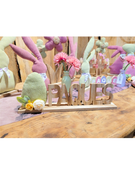 Centre de table Pâques en bois – Œuf velours pastel ( Vert sauge) – Décoration élégante 30 cm