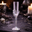 Coupe transparente main squelette irisée – Flûte Halloween chic 26 cm