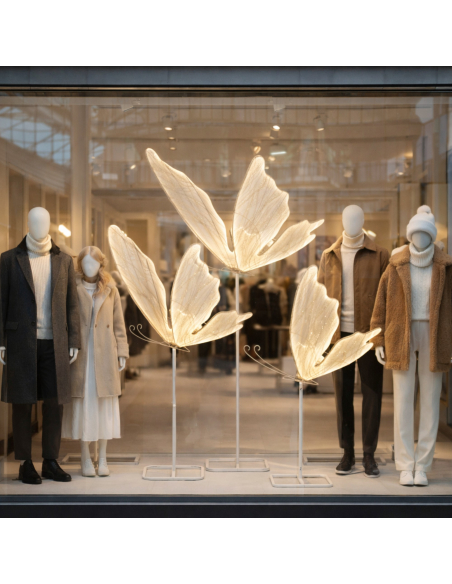 Papillon Lumineux sur Pied Blanc Chaud : une décoration féerique grand format