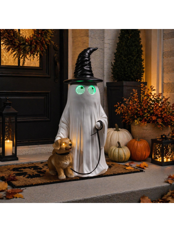 Fantôme au chapeau pointu noir et chien assis