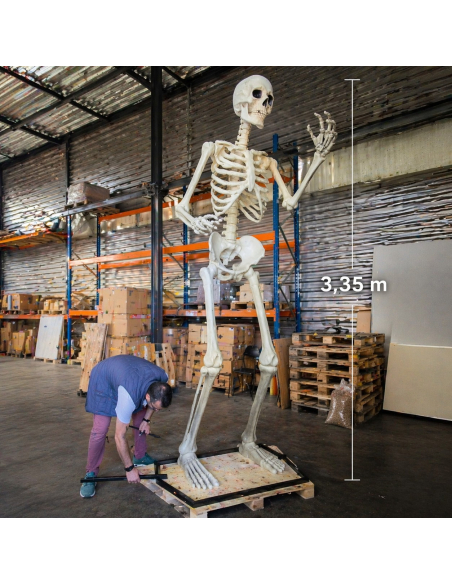 Décoration Géante Halloween : Squelette XXL de 3.35 mètres