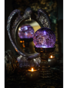 Boule magique LED violette sur socle noir en résine – 22 cm