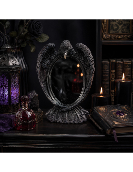 Détail du cadre corbeau en résine noire