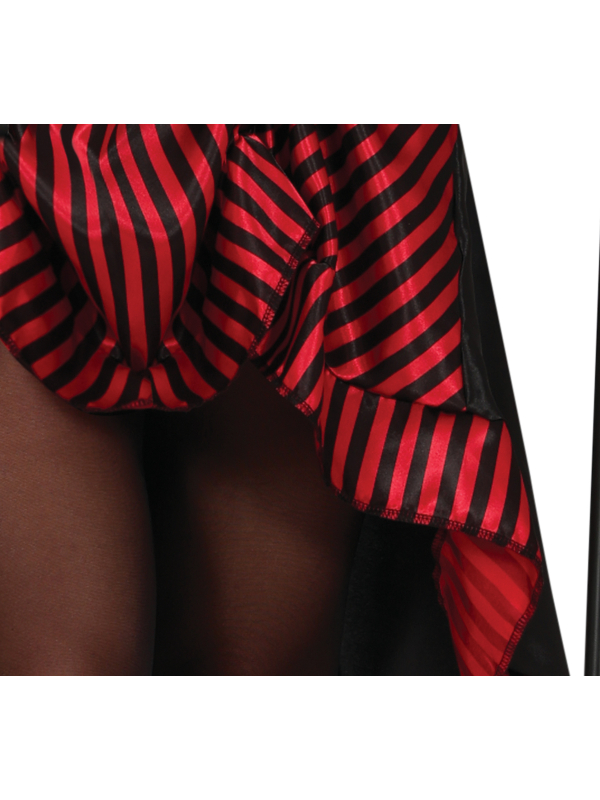 Détail de la dentelle noire du décolleté gothique