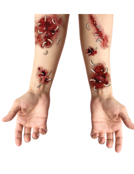 Détail des blessures rouges avec vers en relief
