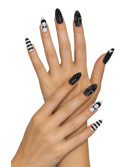 Faux ongles gothiques aux motifs variés pour femme