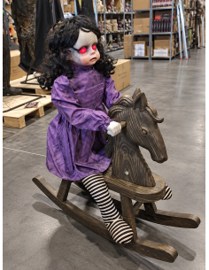 Automate poupée sur cheval à bascule Halloween – Son, lumière et mouvement