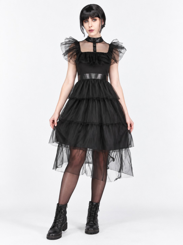 Robe gothique de bal femme noire à volants – Style Mercredi de face